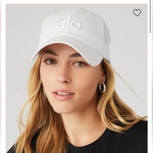 Alo yoga white cap